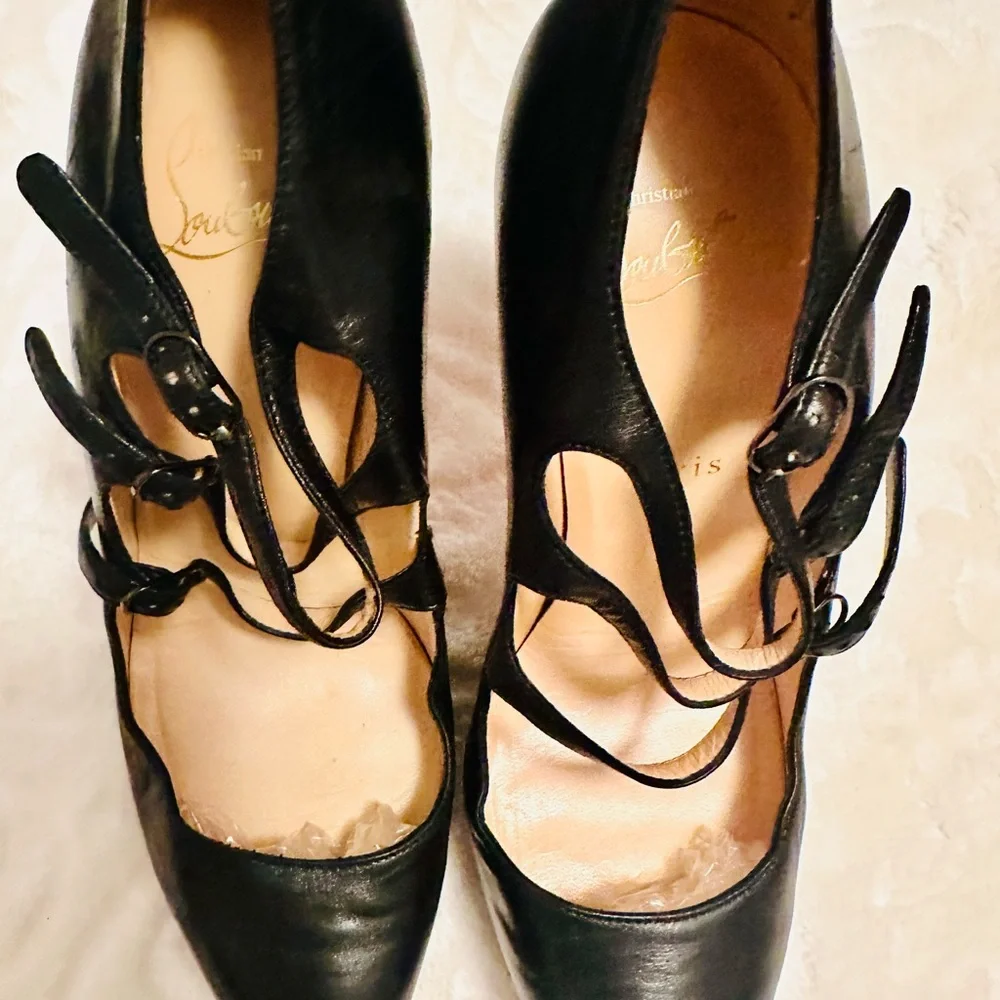 Chic Black and Red Women's Louboutin Heels - Picture 3 of 14